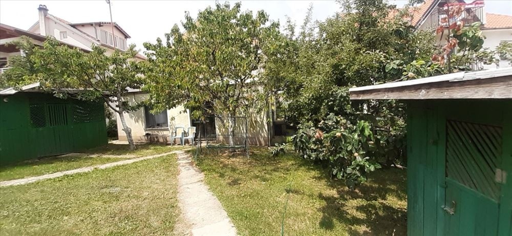 Slika 4 - Sremcica,  Kuća na prodaju, 200m2, 195.000€